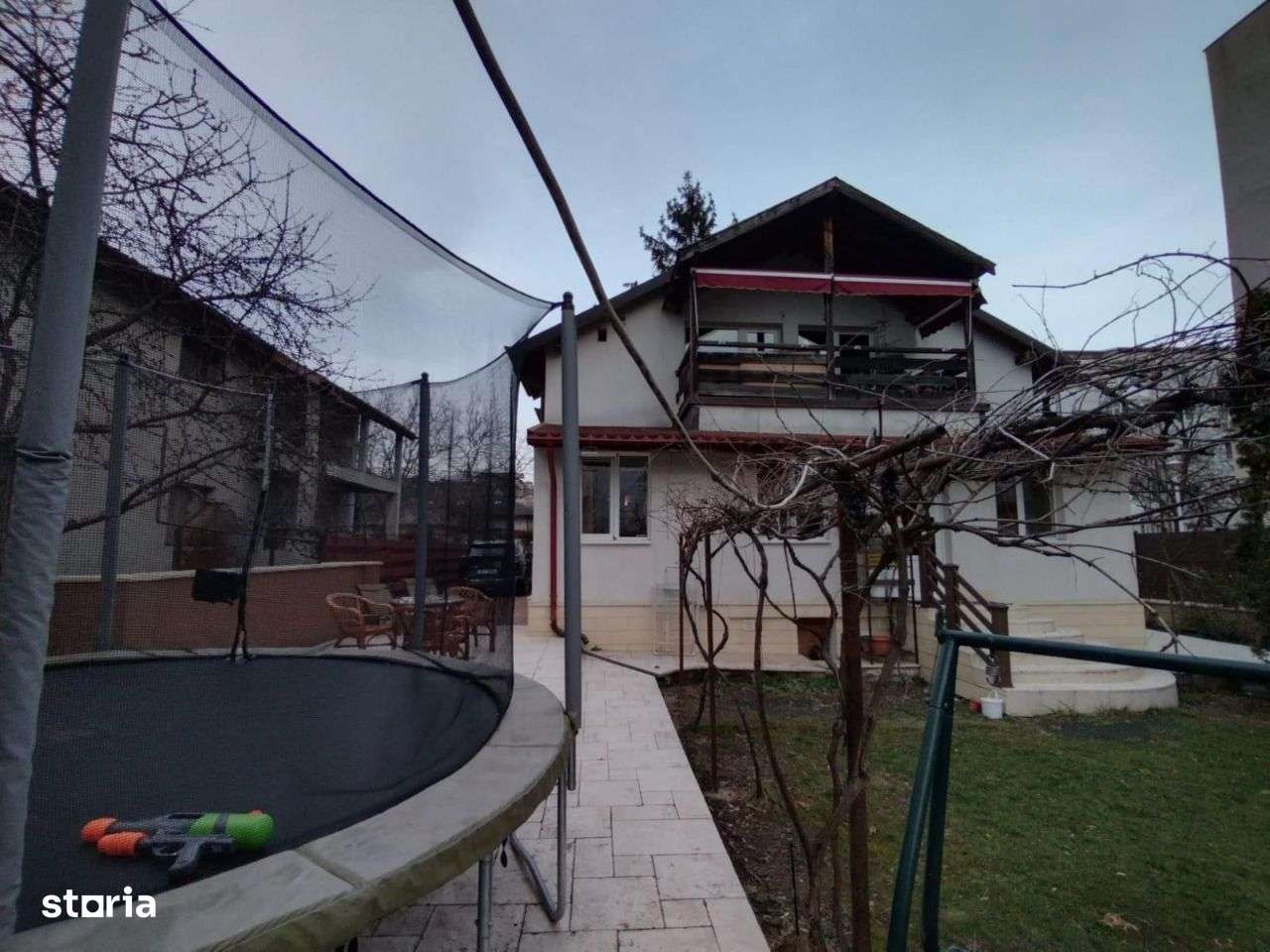 Casa din 2004 cu 6 camere in zona Podul de Fier - Imagine principală: 4/10