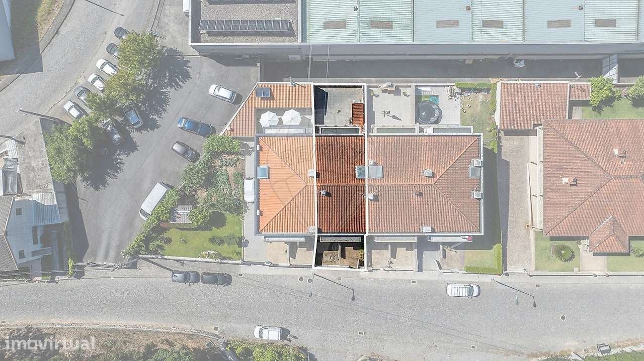 Moradia T4 com suíte em Sequeira Braga - Grande imagem: 4/37