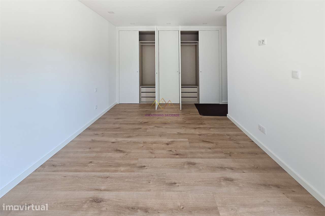 T4 com Piscina em Alverca-11