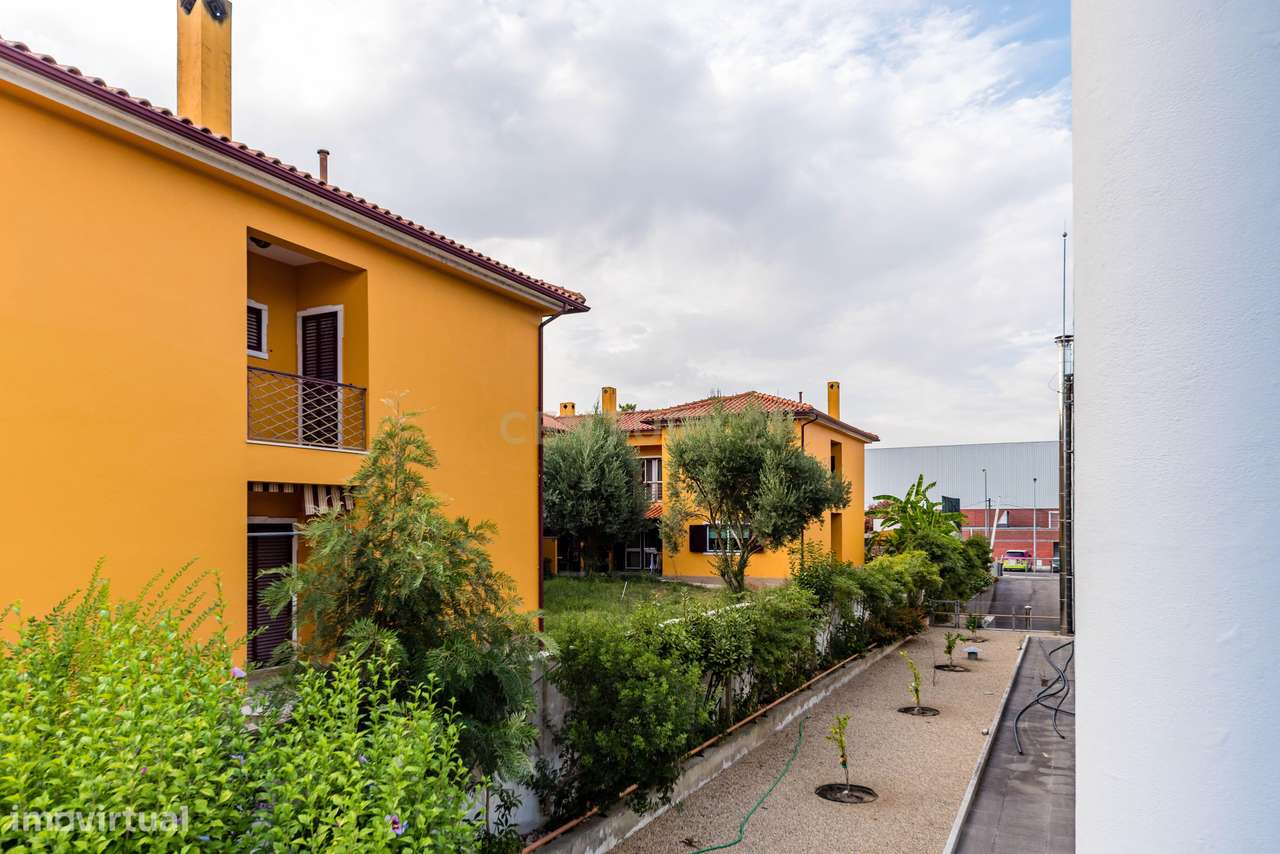Moradia  T4 - Charneca da Caparica  com Jardim e Garagem - Grande imagem: 3/41