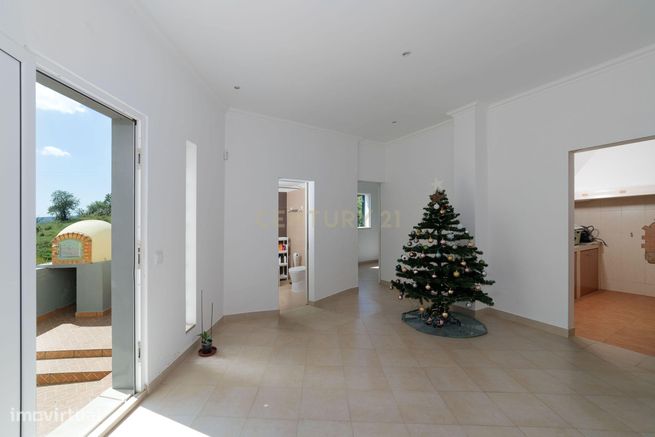 Moradia Tradicional Algarvia com Anexo e Terreno Amplo em Casa Branca,-10