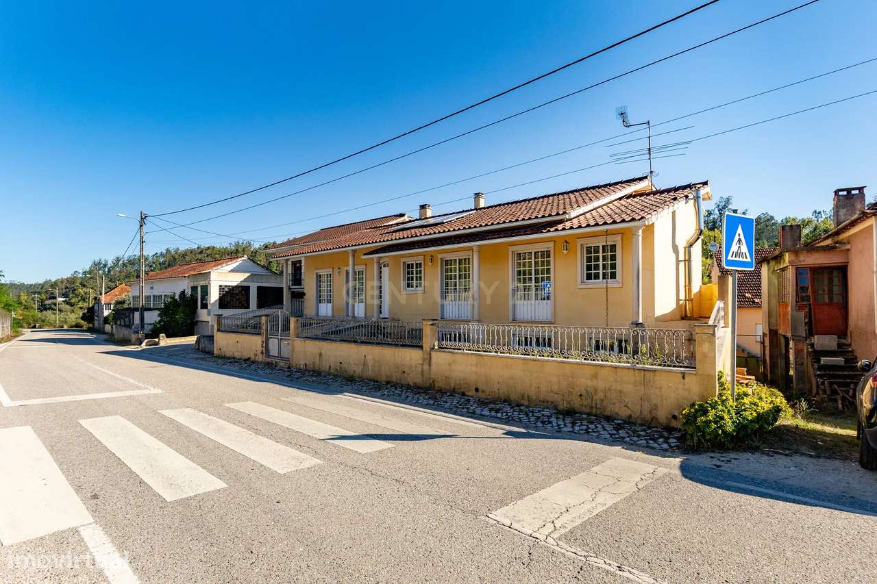 Moradia T5 com Jardim e Vista para o Rio em Venda de São José, Alberga-37