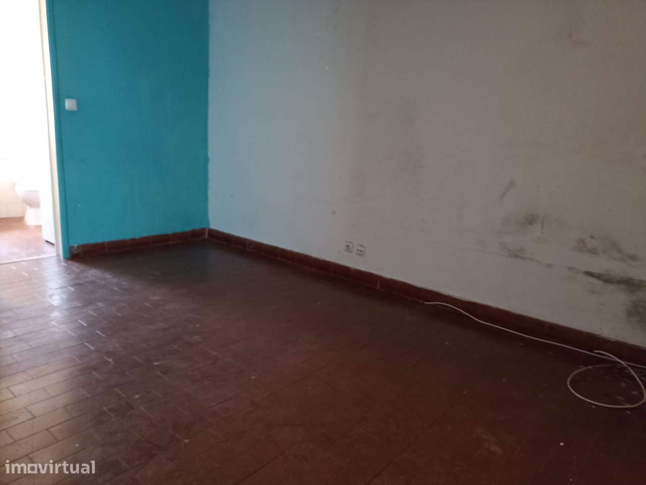 Moradia T2 para remodelar com logradouro junto da Chamusca - Grande imagem: 3/5