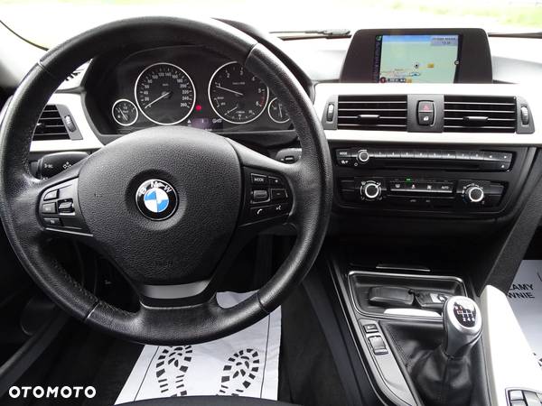 BMW Seria 3 316d Touring Sport Line - 25