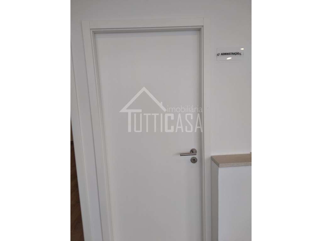 Armazém industrial em São Miguel de Alcainça-5