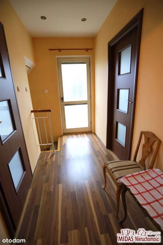 Bliźniak w atrakcyjnej lokalizacji-12