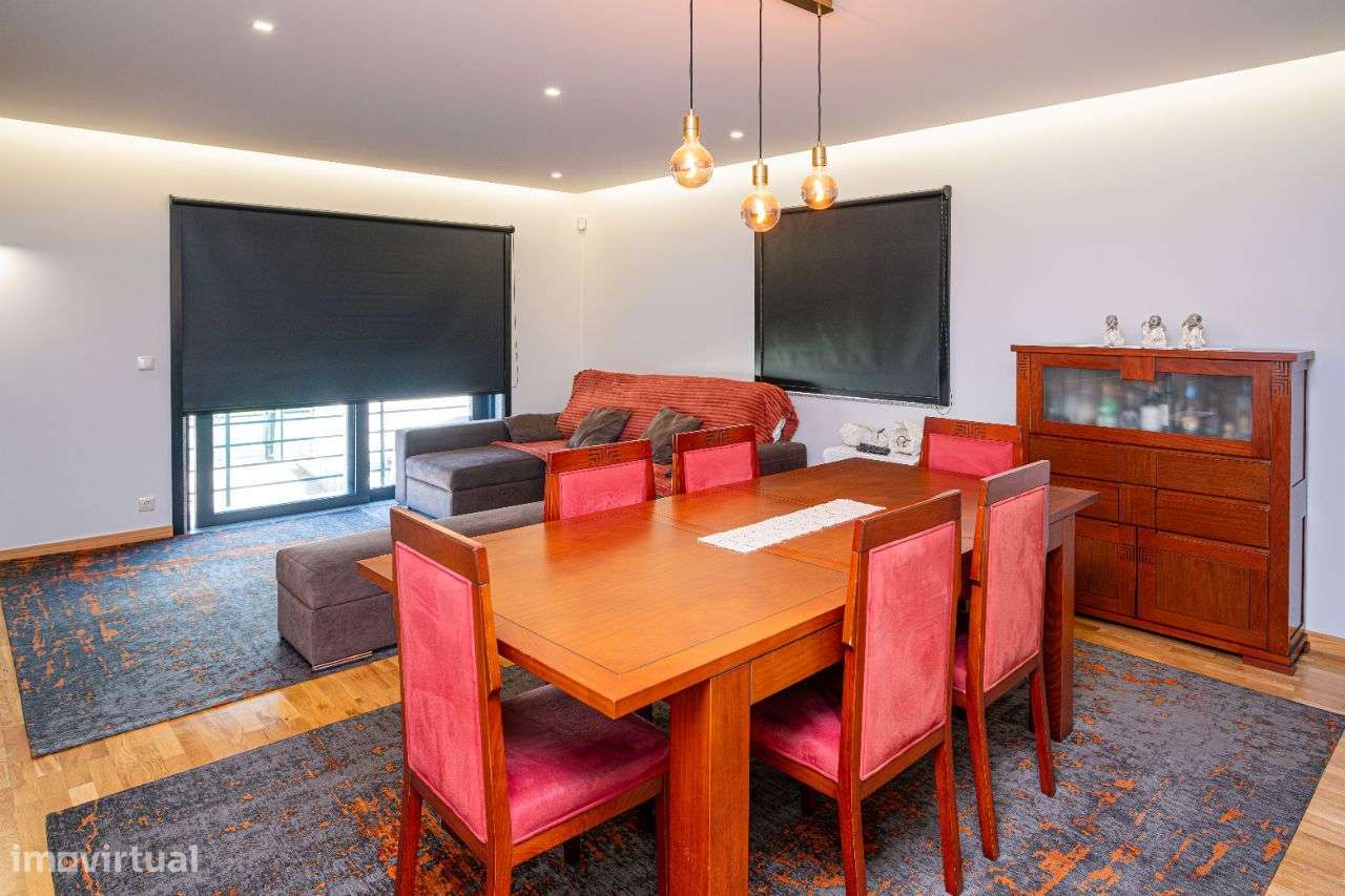 Moradia T3 Remodelada | Próxima da Praia | Localização Tranquila - Grande imagem: 4/39