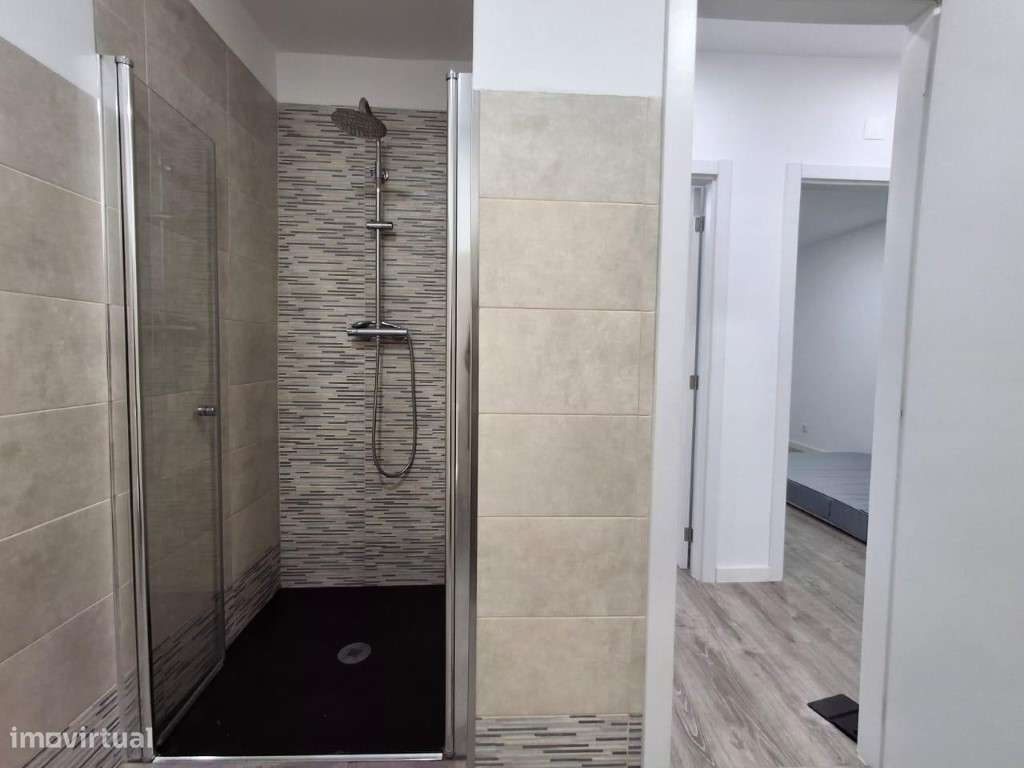 APARTAMENTO T1+1 NA RUA 26 DE JANEIRO - BAIXA DA BANHEIRA-15