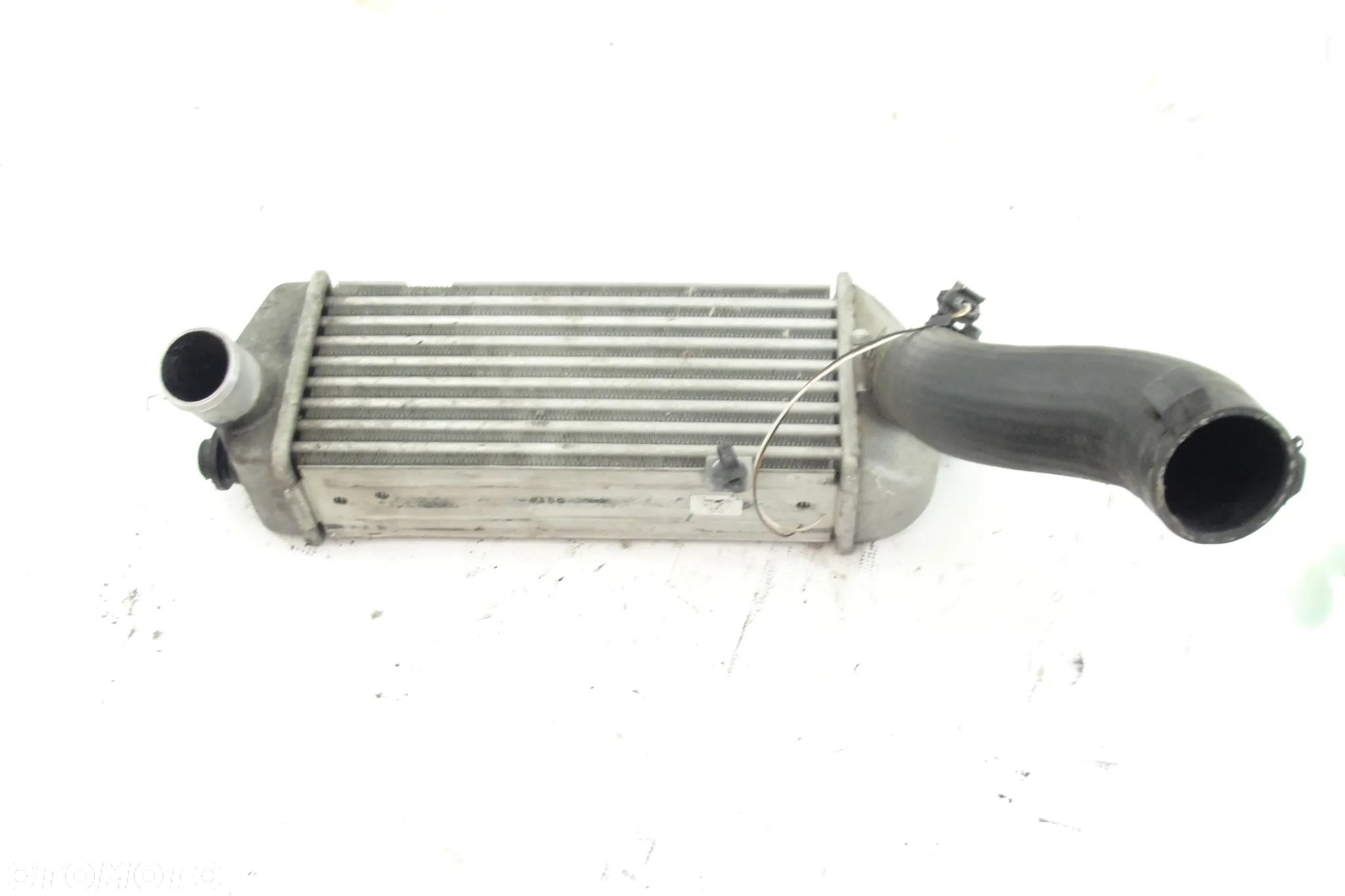 CHŁODNICA POWIETRZA INTERCOOLER  KIA VENGA 1.6  1.4 CRDI - 2