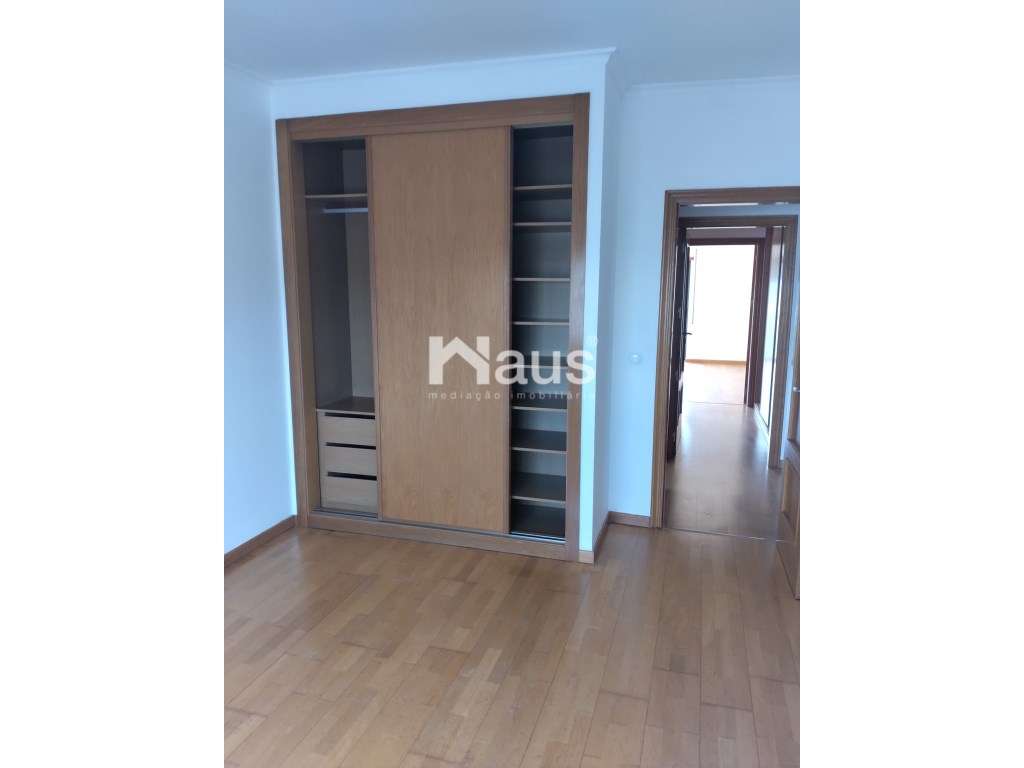 T3 com parqueamento e arrecadação-18