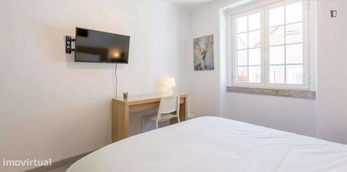 Quarto - localizado em Intendente Lisbon - Grande imagem: 5/8