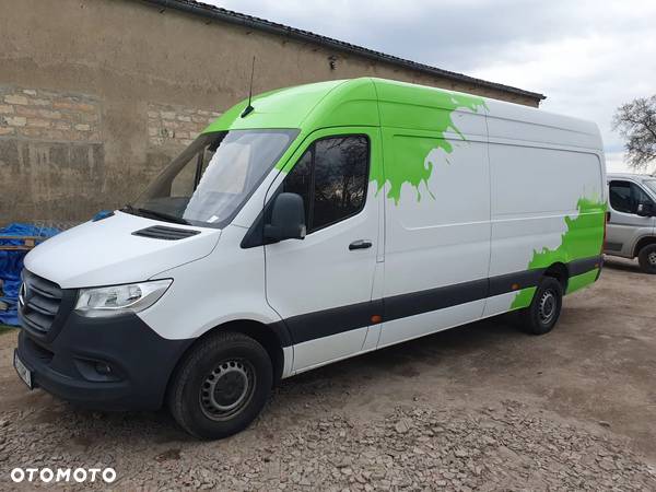 Mercedes-Benz Sprinter - 2