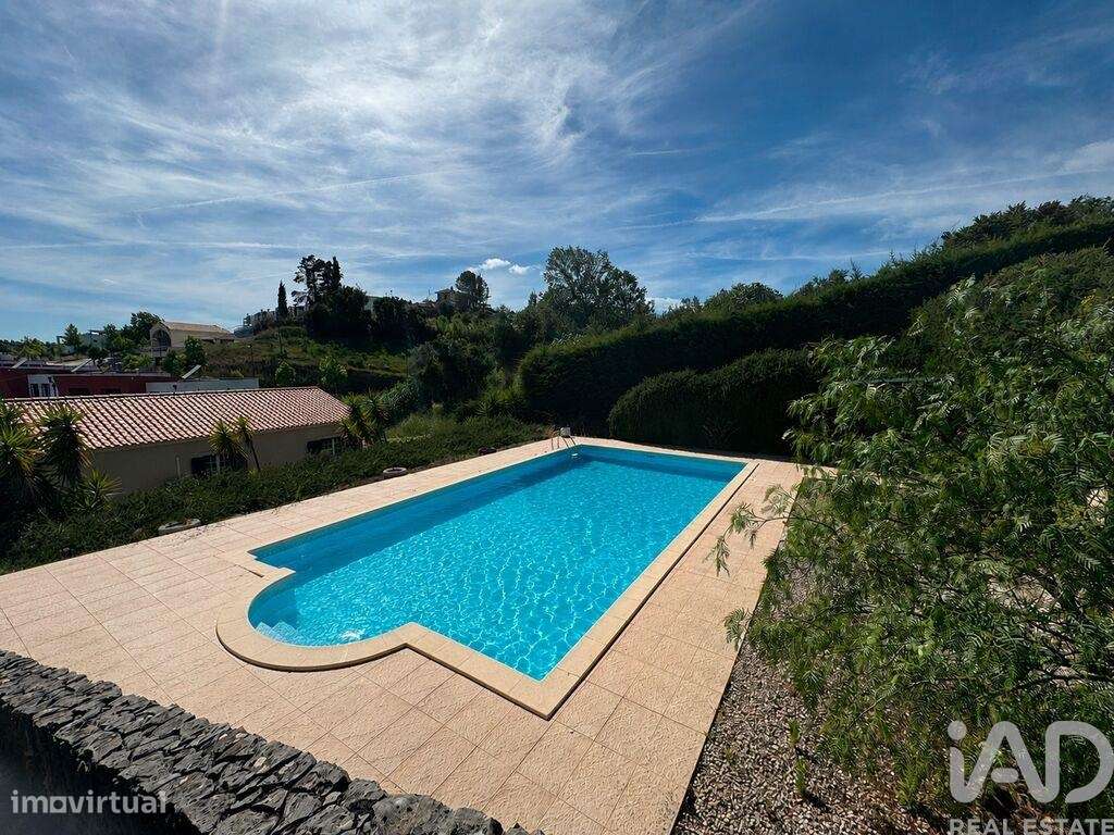 Moradia bi-familiar T5 em Tomar e Santa Maria dos Olivais de 230 m2-36