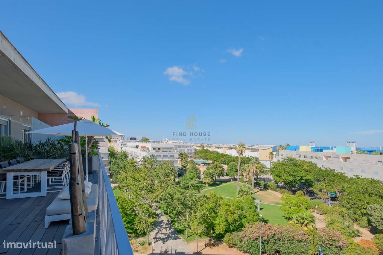Penthouse T3 com terraço e 3 lugares de garagem na Alameda dos Oceanos-42