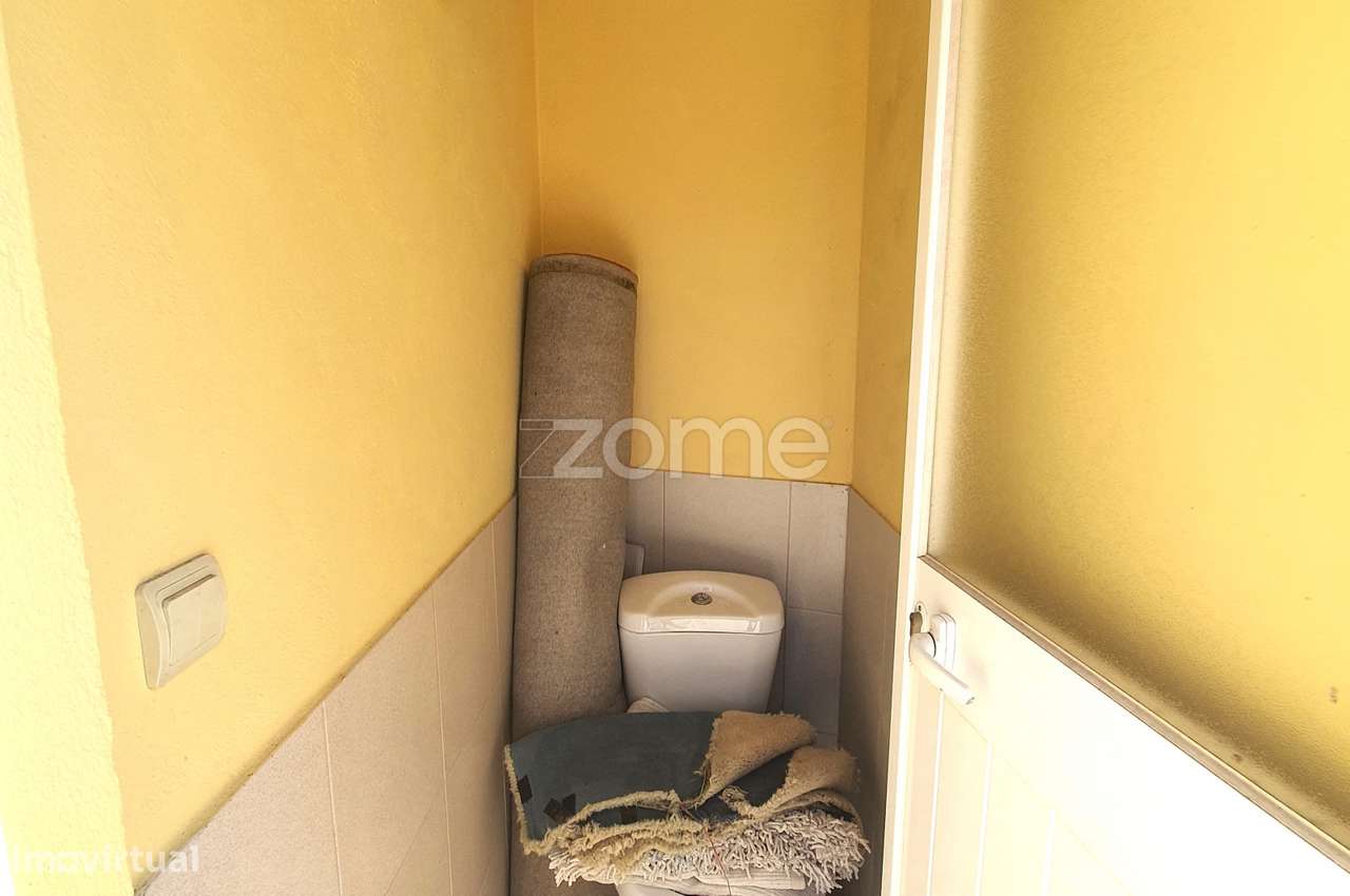 Moradia Isolada com piscina e bastante soalheira-34