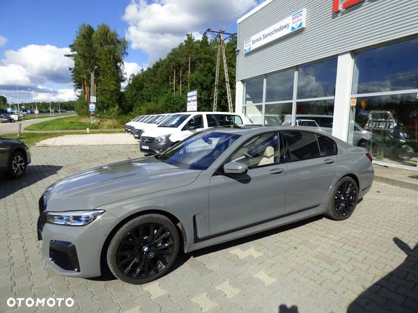 BMW Seria 7 730d xDrive mHEV - 8