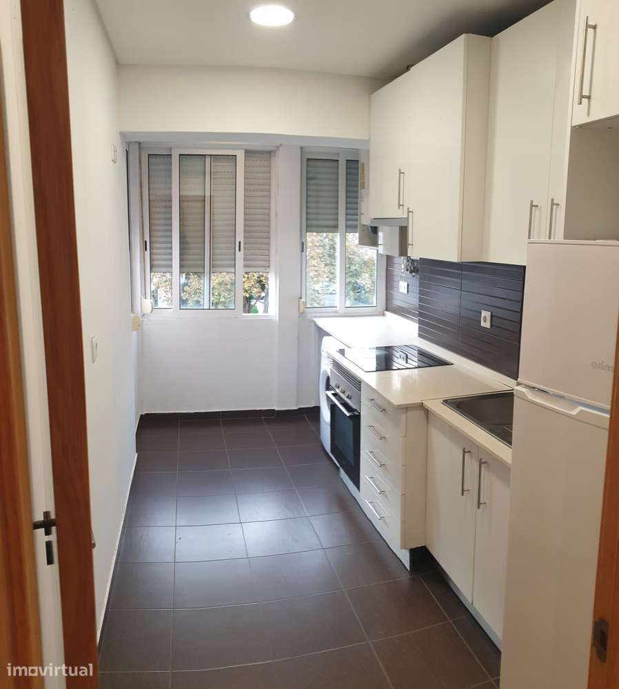 Fantastico T2 em Zona de eleiçao de Benfica - Grande imagem: 5/22