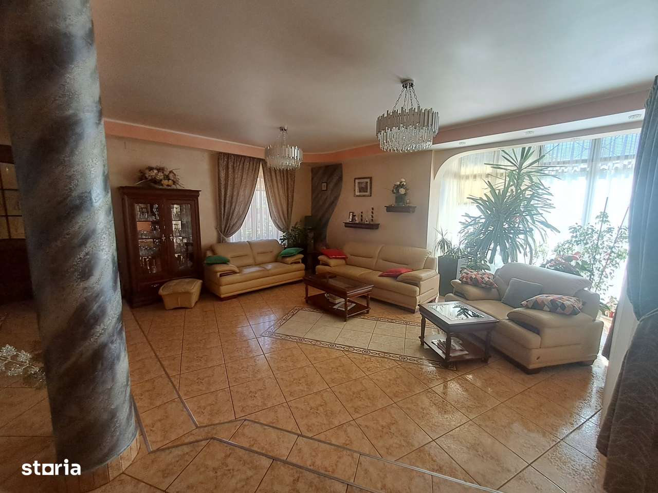 Casa individuala cu piscina. P+1+M. zona foarte buna-13