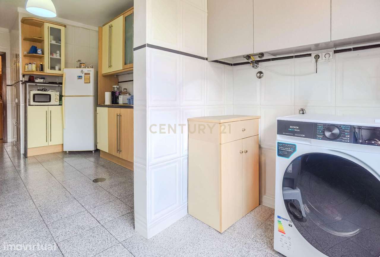 Apartamento T2 com Varanda, Garagem e Piscina | Valongo-26