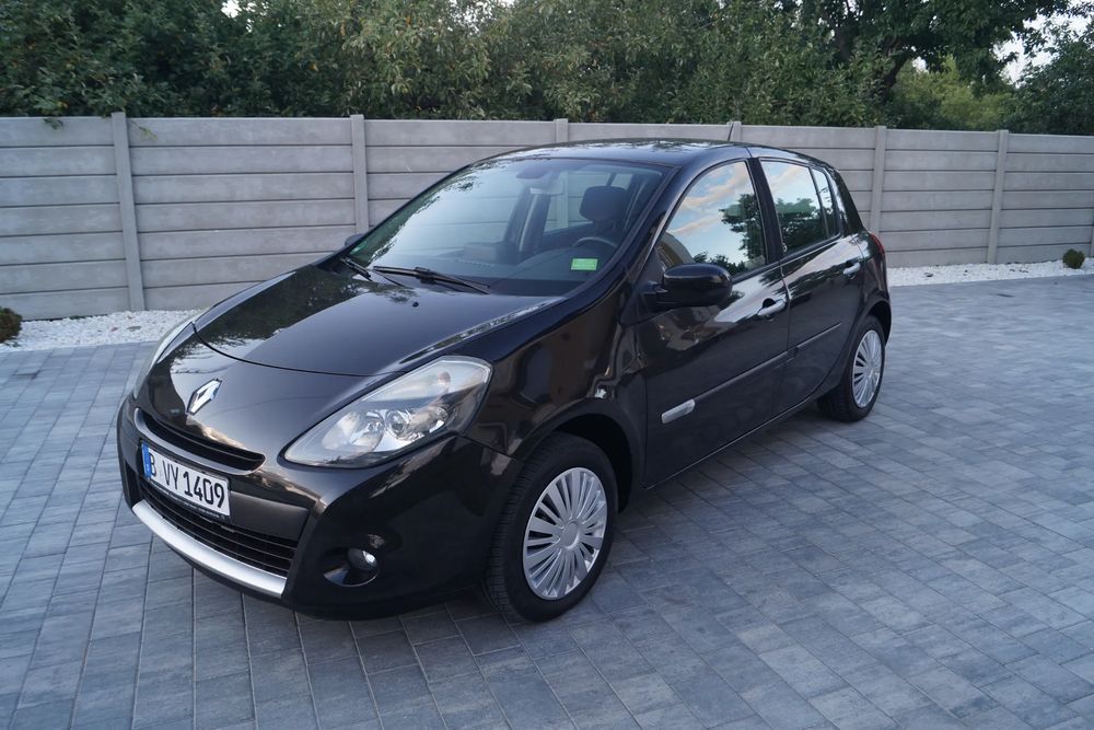 Renault Clio III (2005-2012) 1.2 16V 75 nightDay 2010
