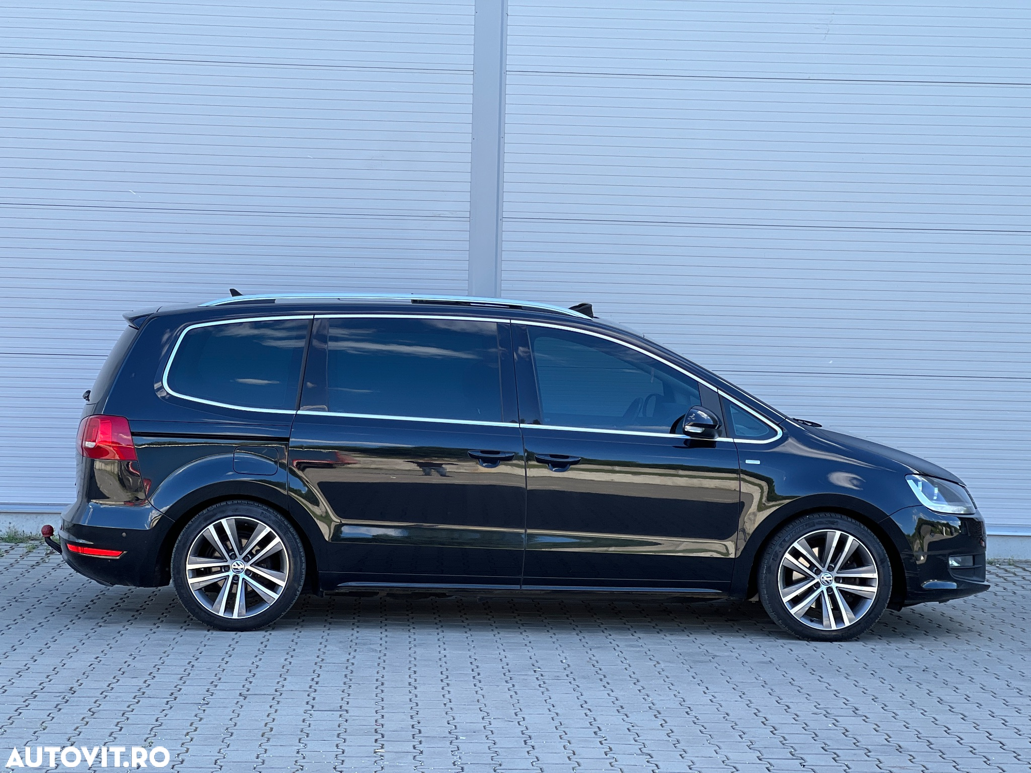 Volkswagen Sharan 2.0 TDI DSG Comfortline Black Style - 3