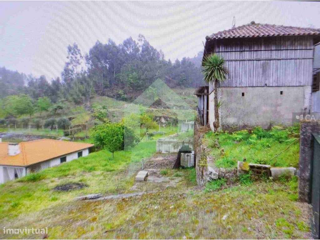 Terreno rústico com anexo e vistas para campo, rio e montanha em V....-3