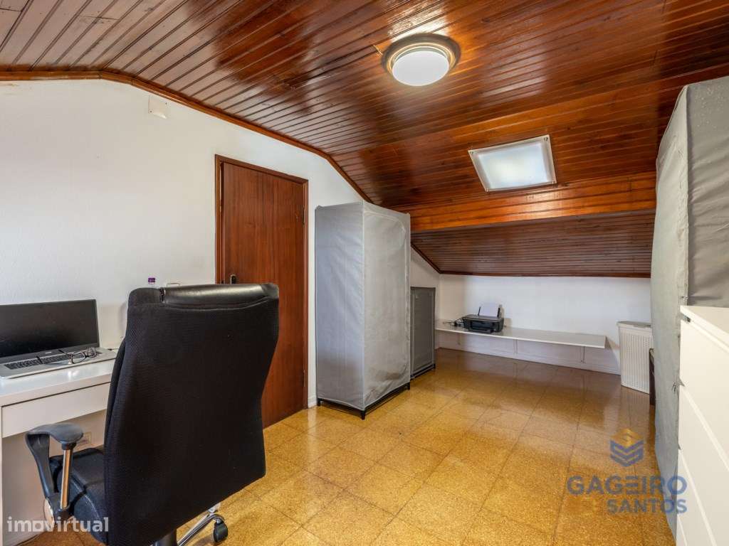 Moradia Remodelada T2 + 2-18