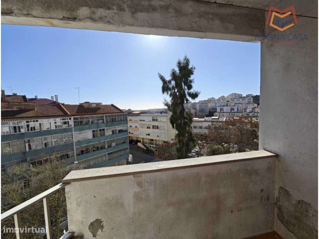 T2 (3 assoalhadas) com Boa Distribuição de Áreas - Rua do Mirante, ...-14