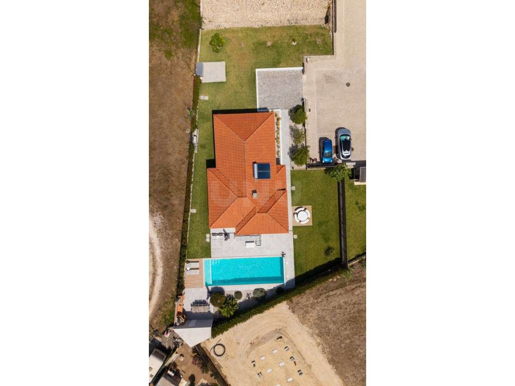 Moradia Nova de Construção na Serra do Bouro-6