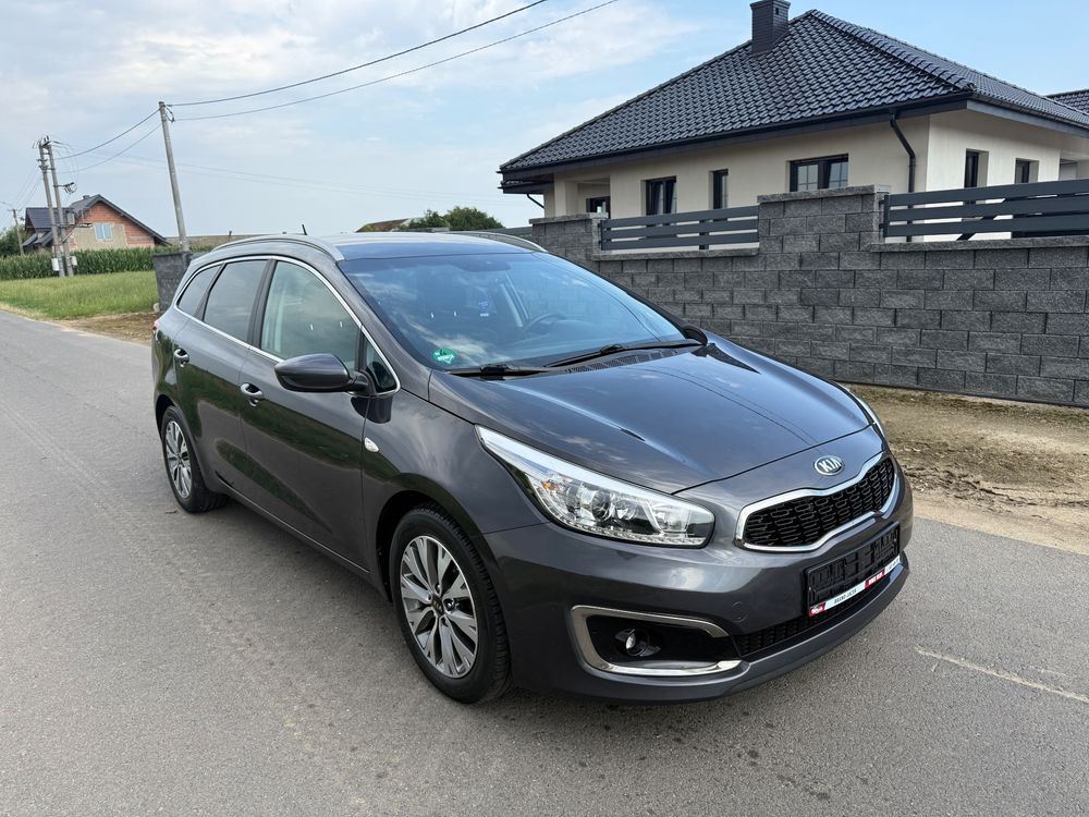 Kia Ceed II (2012-) 1.6 CRDi 136 ISG Dream Team Edition 2016