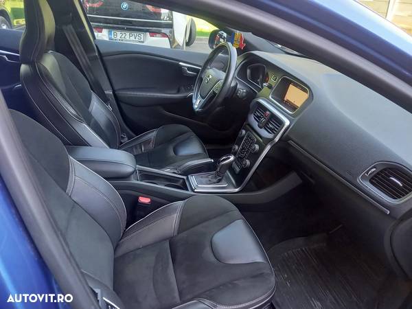 Volvo V40 D2 Aut. Momentum - 13