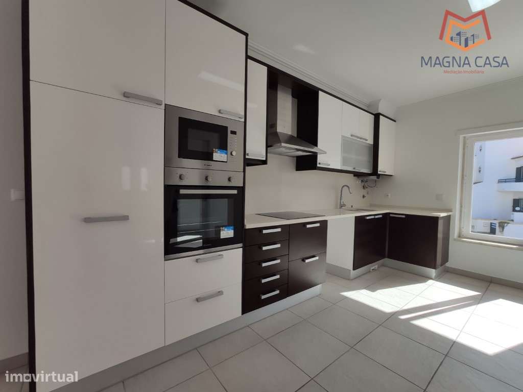 Moradia Renovada com Amplo Espaço Exterior - Ericeira - Grande imagem: 5/41