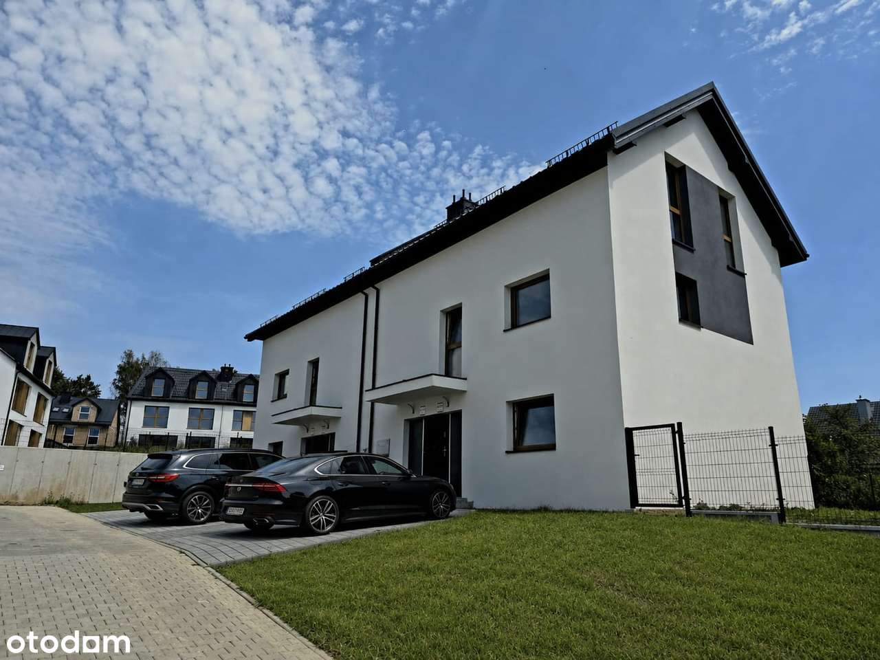 6 pokojowe mieszkanie = 2 niezależne apartamenty, ogródek, balkon