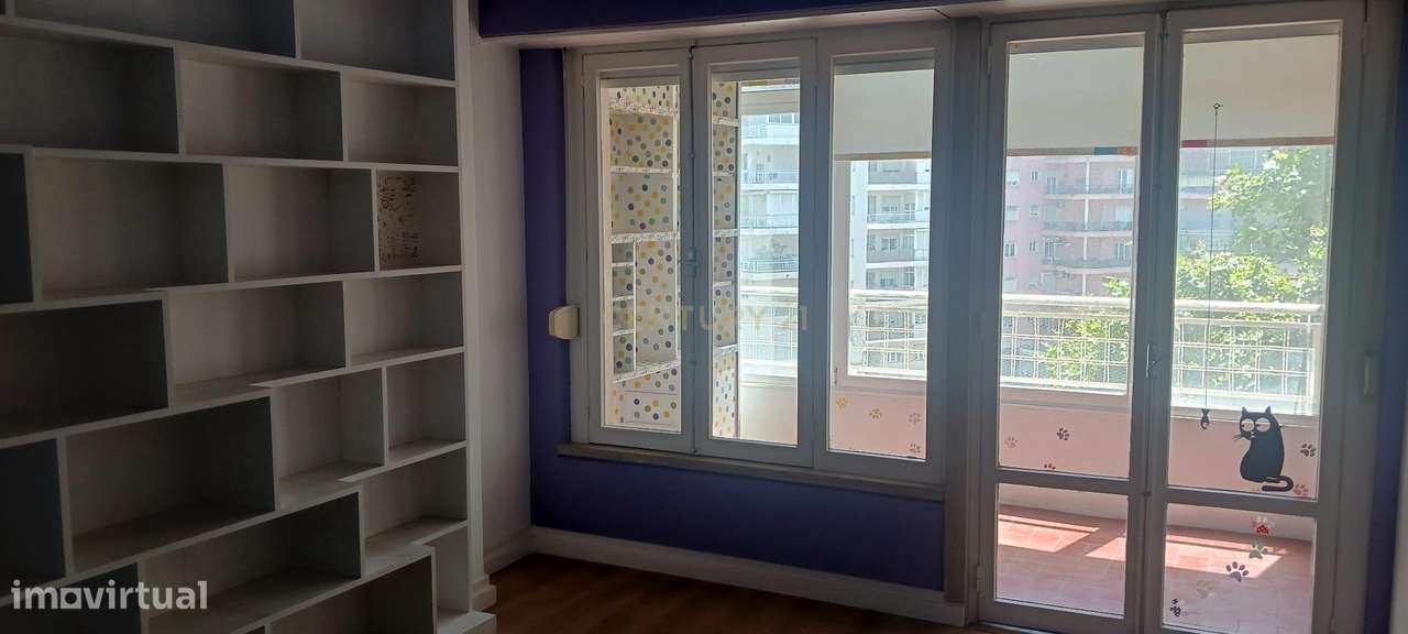 Apartamento T2 +1 Duplex em Alvalade, Lisboa - Oportunidade Única-13