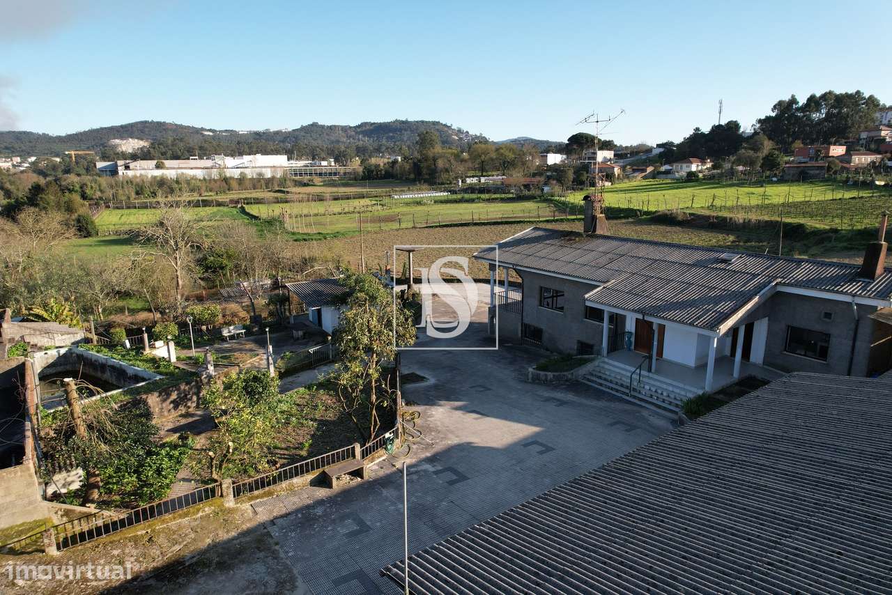 Moradia T7 com 634m² de construção e enorme potencial | Palmeira, Brag - Grande imagem: 2/7