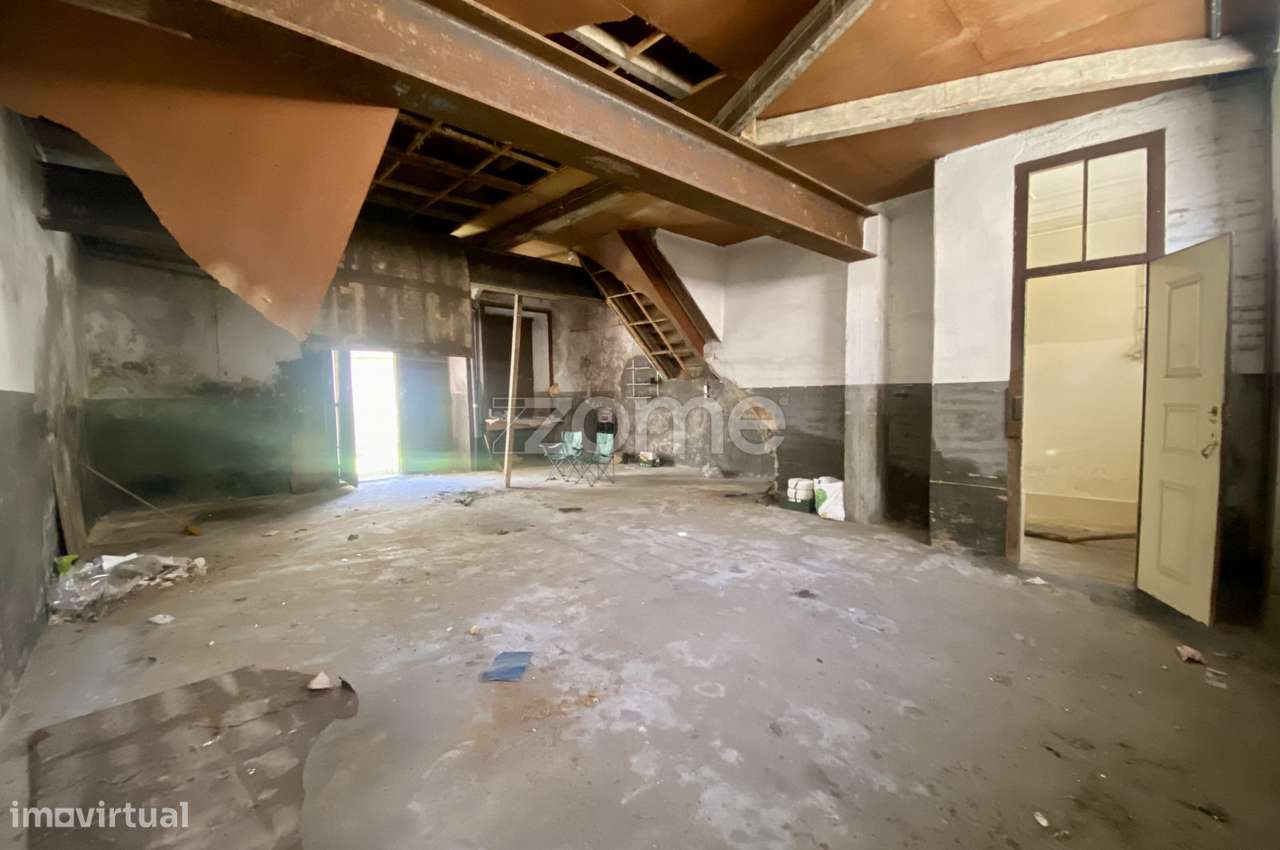 Prédio para Reabilitação e Ampliação | Zona ARU | FIGUEIRA DA FOZ - Grande imagem: 2/25