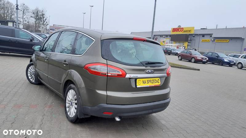 Ford S-Max - 12