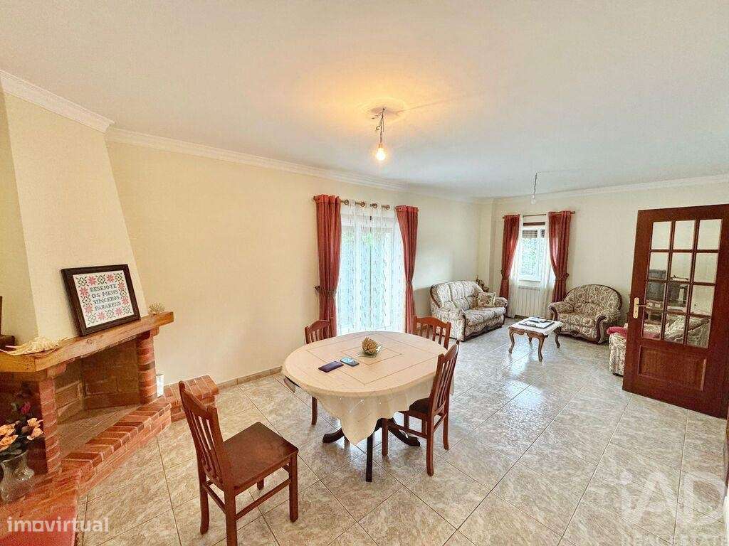 Casa / Villa T3 em Vila e Roussas de 207 m2 - Grande imagem: 2/27