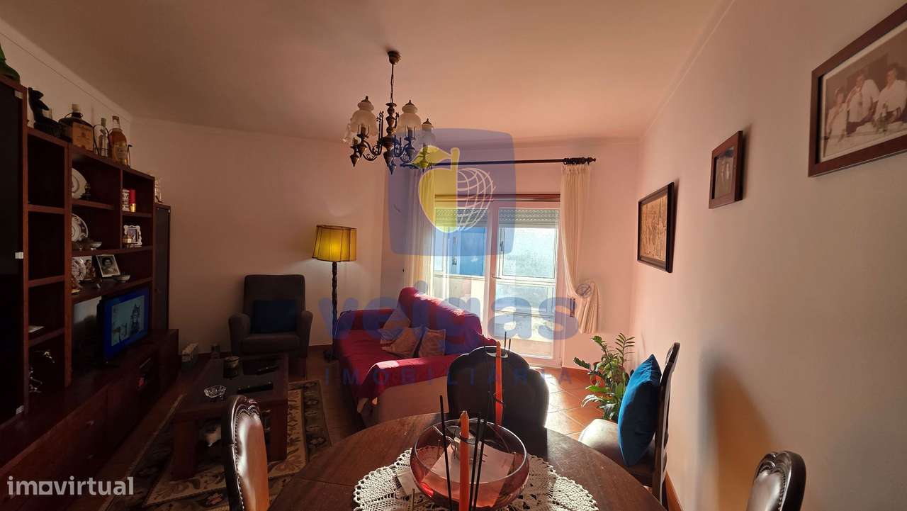 Apartamento T2 no Bairro Azul, no Centro de Caldas da Rainha, com 124-3