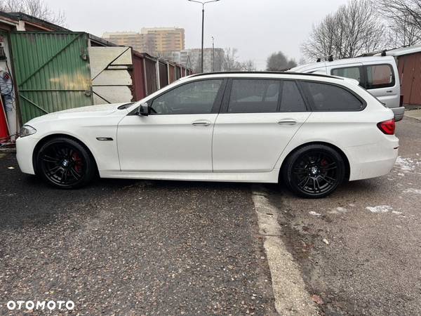 BMW Seria 5 525d - 29