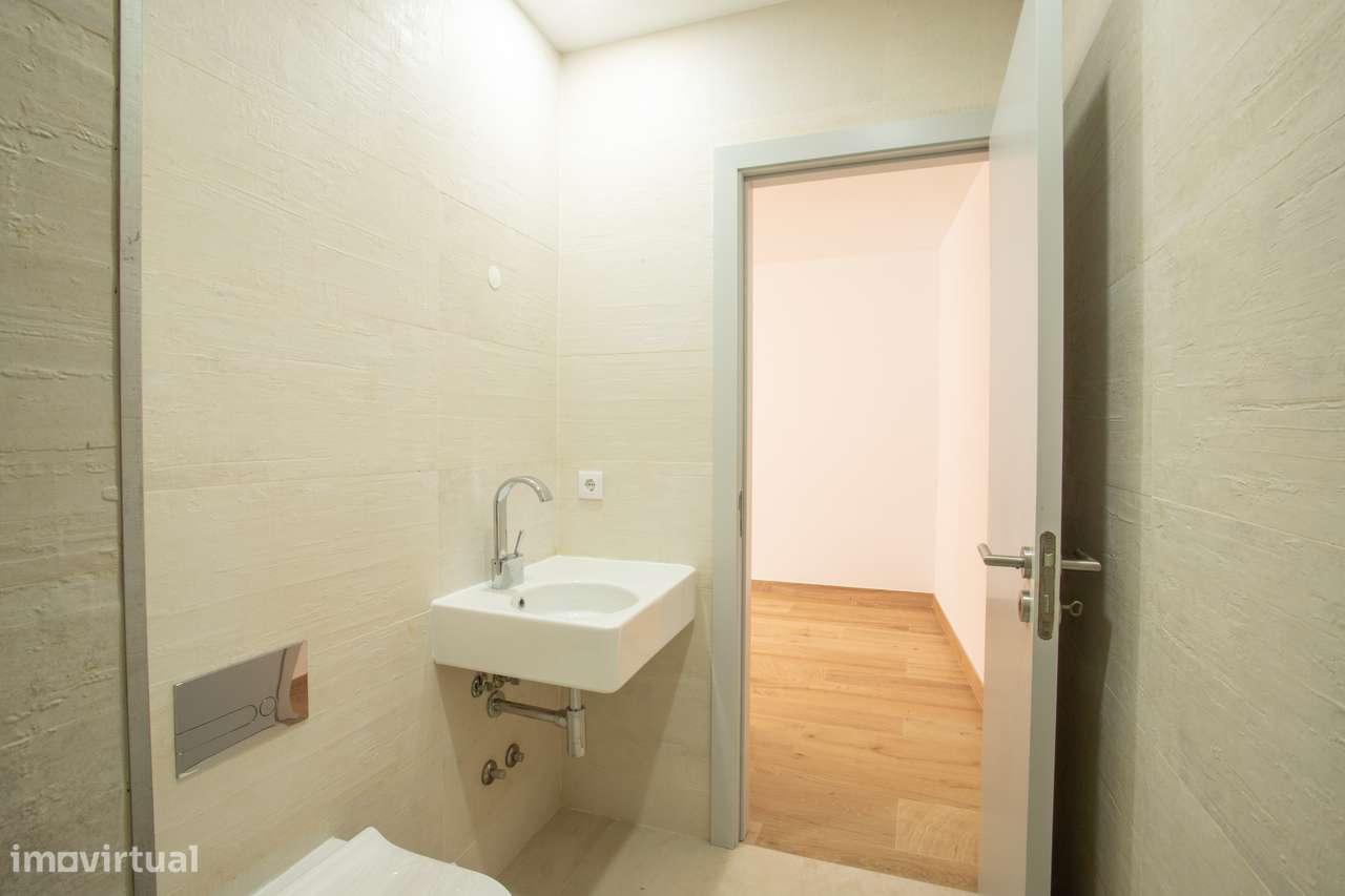 +6% Yield | Luxury Garden T2 no Centro Histórico do Porto – 107m²-21