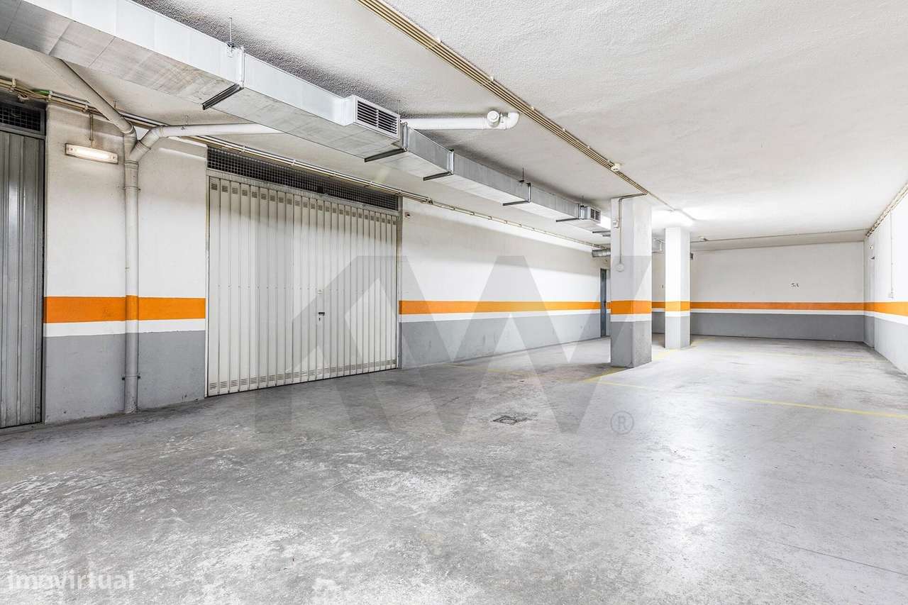 T2 com Box de 50 m2 no Parque Residencial do Almirante – Santo António-25