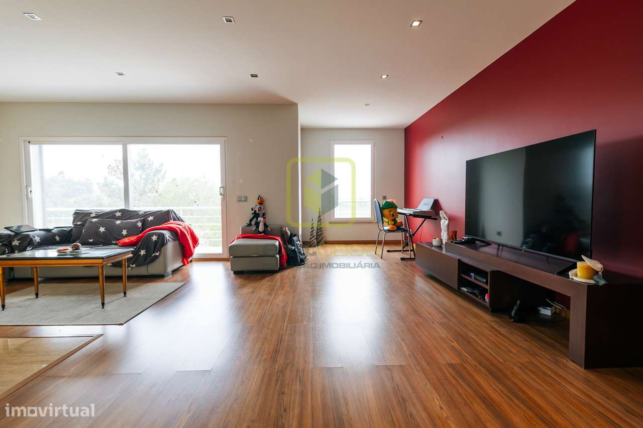 Moradia T5 em banda em Buarcos, Figueira da Foz - Grande imagem: 4/49