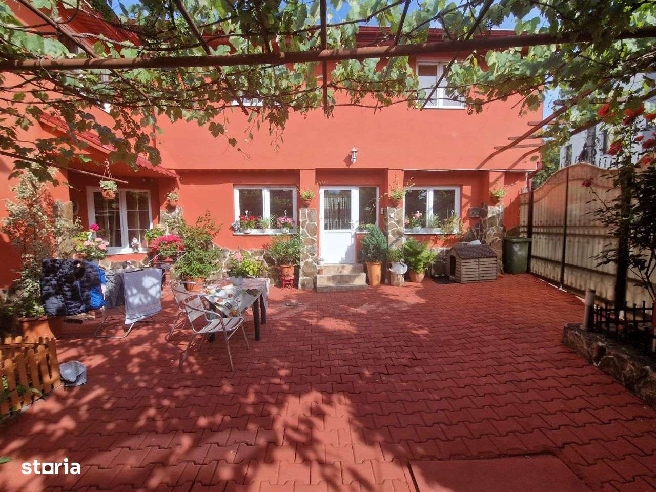 Casa vanzare 7 noiembrie aproape de Spital P+M 277 mp singur in curte - Imagine principală: 2/16