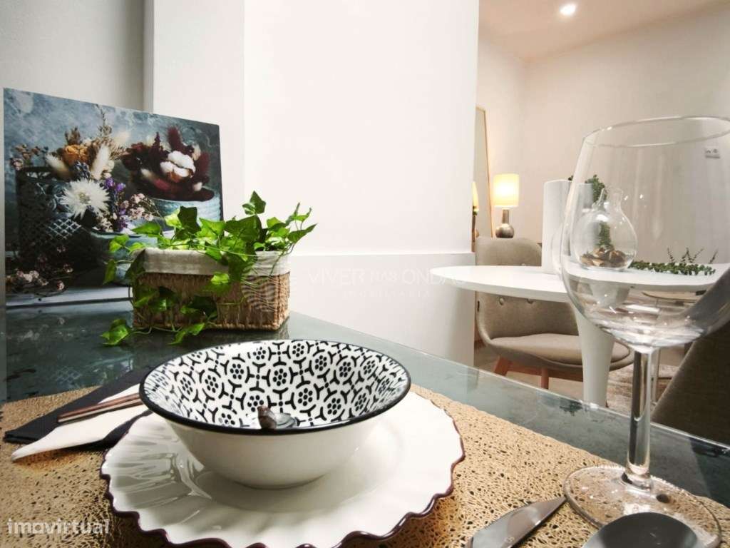 Apartamento T3 totalmente remodelado, com arrecadação, em Benfica.-8