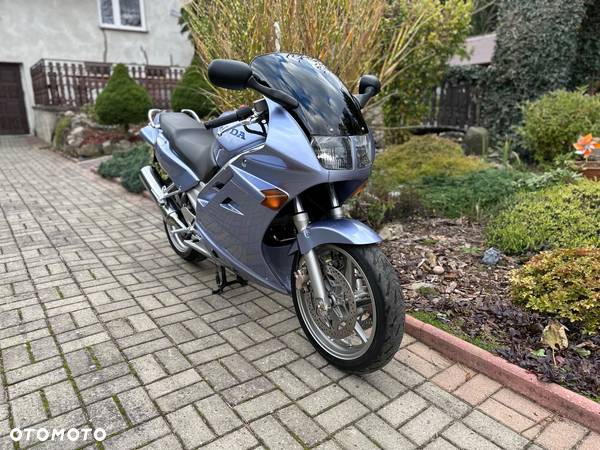 Honda VFR - 16