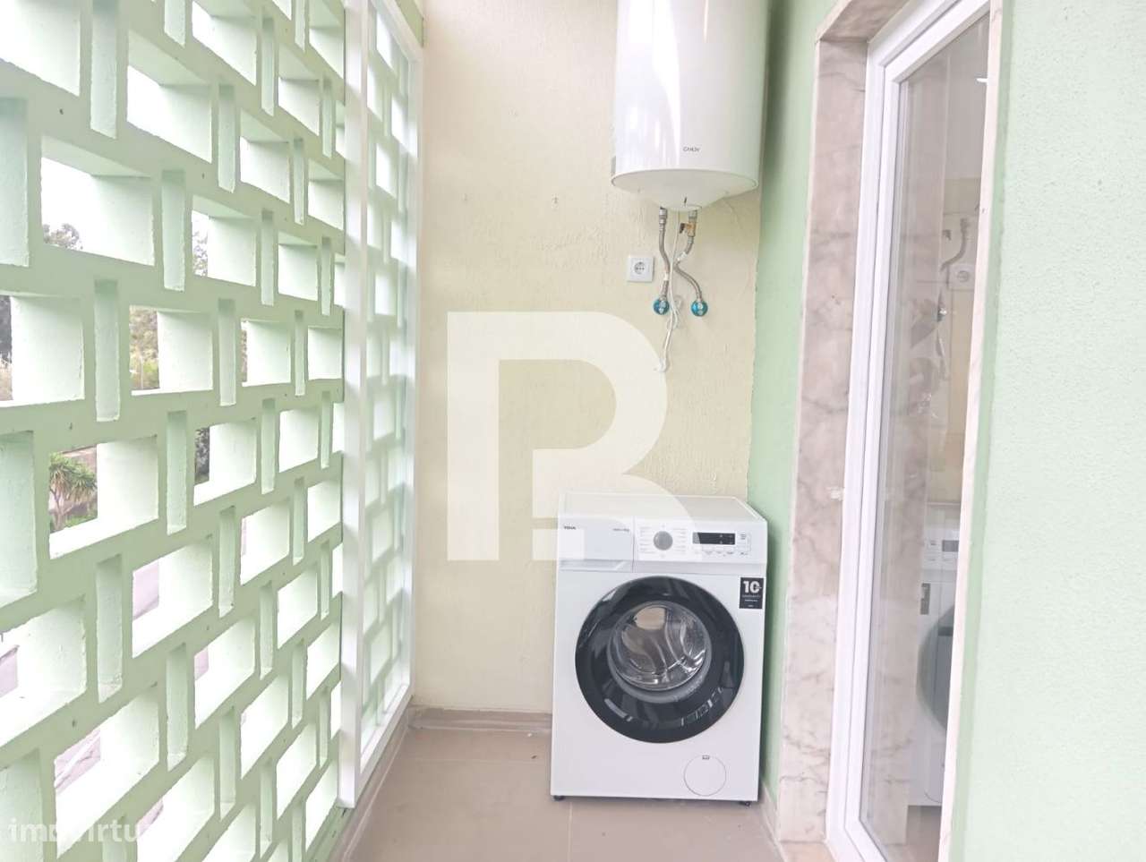 Apartamento T3 Totalmente Remodelado em Benfica-5