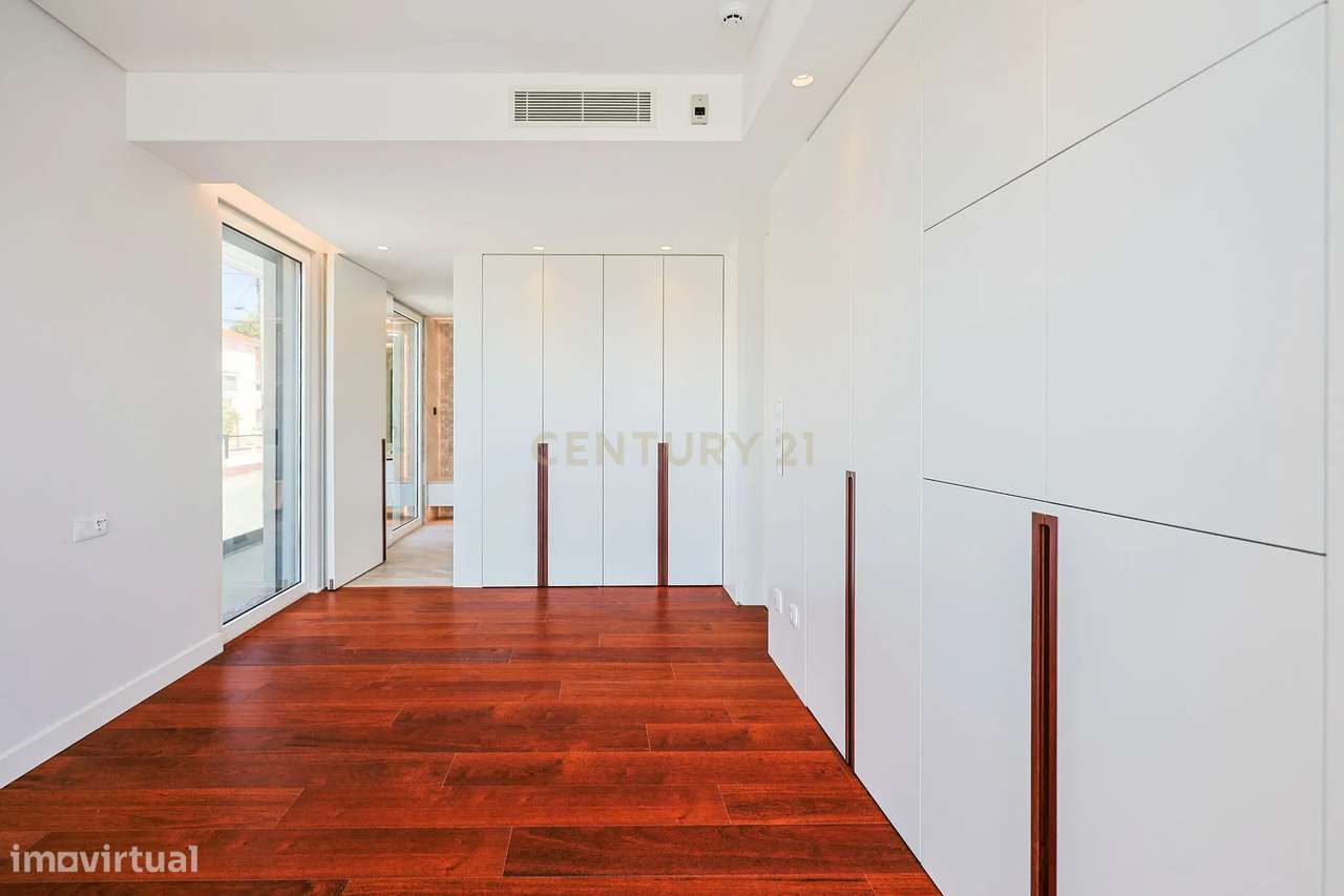 Moradia T5 com Piscina e Domótica - Nova Construção na Charneca da Cap-22