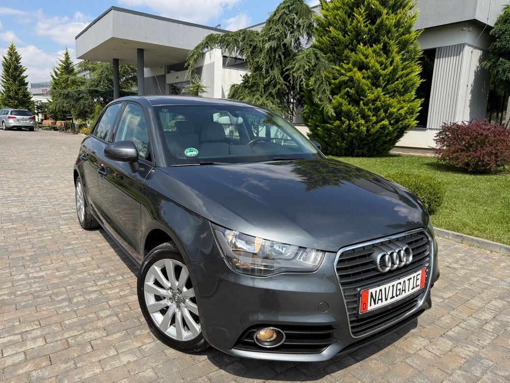 Audi A1 8X [2012 - 2018] 1.2 TFSI Attraction 2013