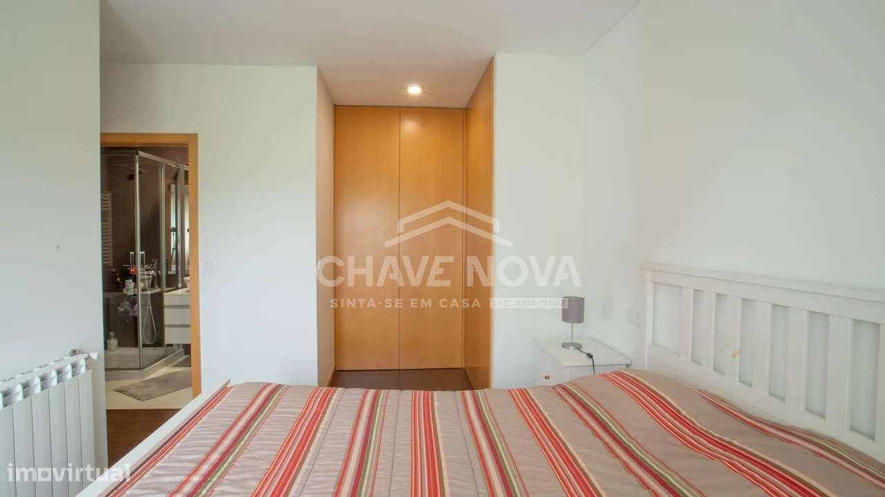 T2 | Suite | Lugar de Garagem | Arrumos | Varandim-16